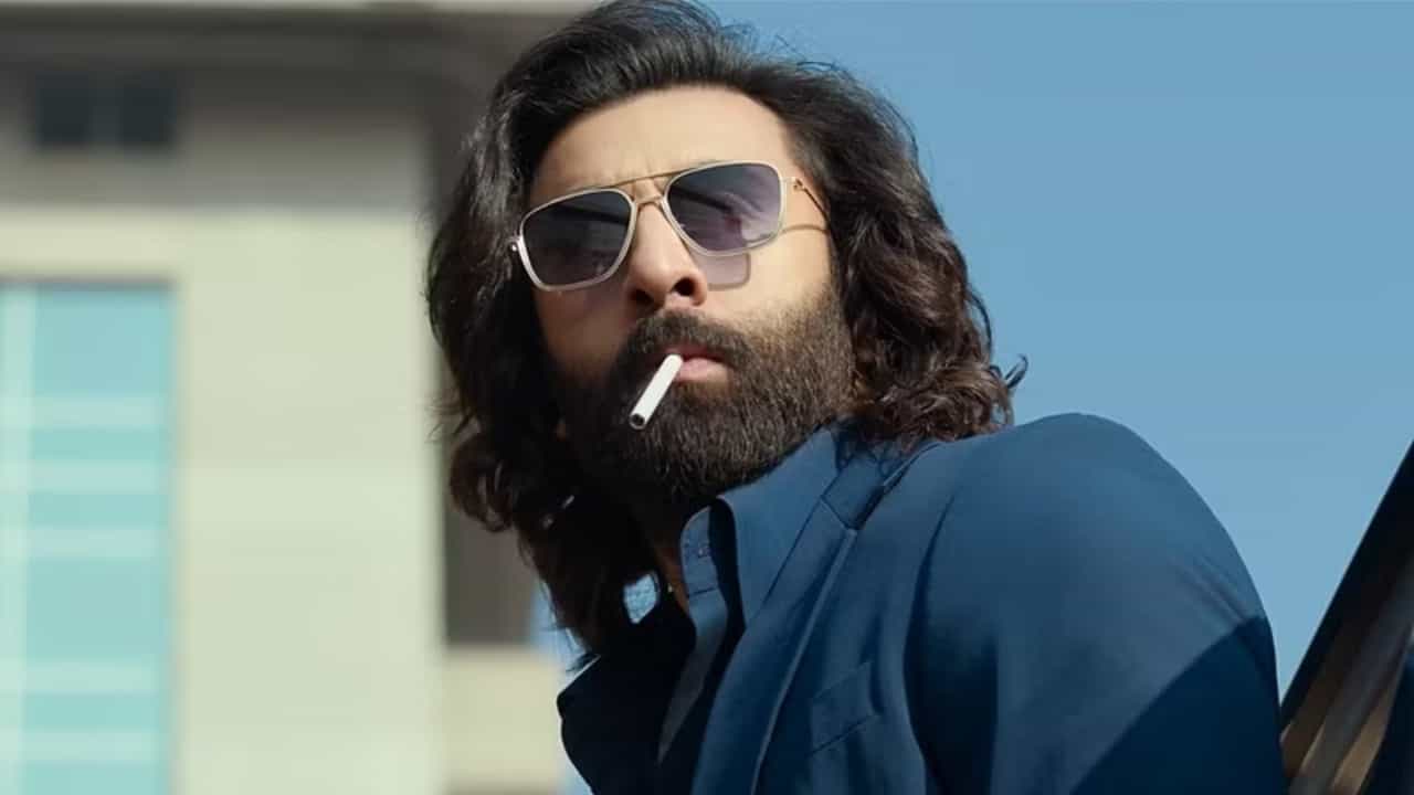 ‘ಅನಿಮಲ್’ ಸಿನಿಮಾದಲ್ಲಿ ನಟಿಸಿದ್ದಕ್ಕೆ ಹಲವರ ಬಳಿ ಕ್ಷಮೆ ಕೇಳಿದ್ದ ರಣ್ಬೀರ್ ಕಪೂರ್ ‘ಅನಿಮಲ್’ ಸಿನಿಮಾದಲ್ಲಿ ನಟಿಸಿದ್ದಕ್ಕೆ ಹಲವರ ಬಳಿ ಕ್ಷಮೆ ಕೇಳಿದ್ದ ರಣ್ಬೀರ್ ಕಪೂರ್