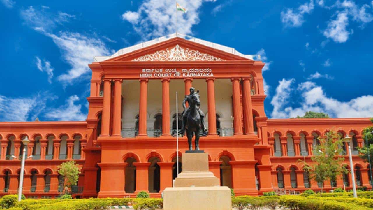 ವಿವಿಧ ಹಗರಣಗಳ ಸಿಬಿಐ ತನಿಖೆ ಕೋರಿ ಪಿಐಎಲ್ ಸಲ್ಲಿಸಿದ ಅರ್ಜಿದಾರರಿಗೆ ಕೋರ್ಟ್ ಹೇಳಿದ್ದೇನು? ವಿವಿಧ ಹಗರಣಗಳ ಸಿಬಿಐ ತನಿಖೆ ಕೋರಿ ಪಿಐಎಲ್ ಸಲ್ಲಿಸಿದ ಅರ್ಜಿದಾರರಿಗೆ ಕೋರ್ಟ್ ಹೇಳಿದ್ದೇನು?