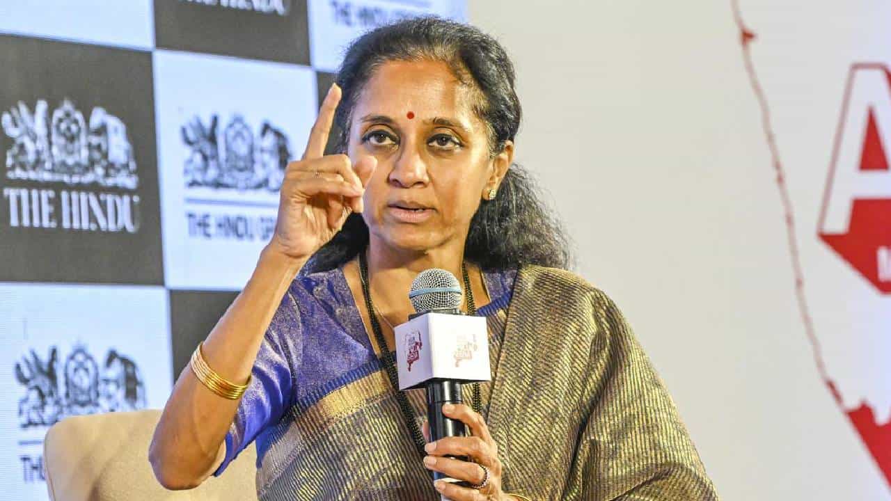 ಮಹಾರಾಷ್ಟ್ರ ಚುನಾವಣೆ ಮಧ್ಯೆ ಸಂಚಲನ ಮೂಡಿಸಿದ ಬಿಟ್ಕಾಯಿನ್ ಹಗರಣ, ಸುಪ್ರಿಯಾ ಸುಳೆ ವಿರುದ್ಧ ಗಂಭೀರ ಆರೋಪ ಮಹಾರಾಷ್ಟ್ರ ಚುನಾವಣೆ ಮಧ್ಯೆ ಸಂಚಲನ ಮೂಡಿಸಿದ ಬಿಟ್ಕಾಯಿನ್ ಹಗರಣ, ಸುಪ್ರಿಯಾ ಸುಳೆ ವಿರುದ್ಧ ಗಂಭೀರ ಆರೋಪ