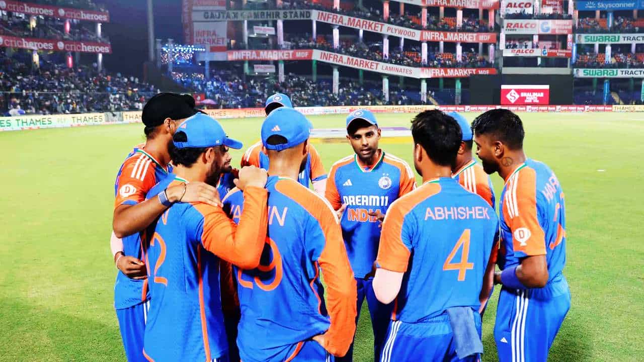 IND vs SA: ಅಭಿಷೇಕ್ಗೆ ಮತ್ತೊಂದು ಚಾನ್ಸ್: ಹೀಗಿರಲಿದೆ ಟೀಮ್ ಇಂಡಿಯಾ ಪ್ಲೇಯಿಂಗ್ 11 IND vs SA: ಅಭಿಷೇಕ್ಗೆ ಮತ್ತೊಂದು ಚಾನ್ಸ್: ಹೀಗಿರಲಿದೆ ಟೀಮ್ ಇಂಡಿಯಾ ಪ್ಲೇಯಿಂಗ್ 11