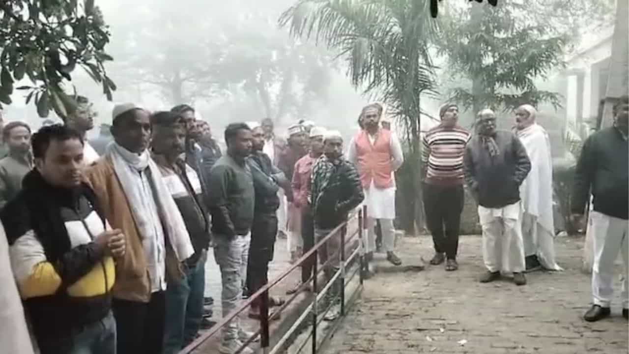 ಉತ್ತರ ಪ್ರದೇಶ : ಮದುವೆ ಮುಗಿಸಿ ಮನೆಗೆ ಹಿಂದಿರುಗುತ್ತಿದ್ದಾಗ ಅಪಘಾತ, ನವಜೋಡಿ ಸೇರಿ 7 ಮಂದಿ ಸ್ಥಳದಲ್ಲೇ ಸಾವು ಉತ್ತರ ಪ್ರದೇಶ : ಮದುವೆ ಮುಗಿಸಿ ಮನೆಗೆ ಹಿಂದಿರುಗುತ್ತಿದ್ದಾಗ ಅಪಘಾತ, ನವಜೋಡಿ ಸೇರಿ 7 ಮಂದಿ ಸ್ಥಳದಲ್ಲೇ ಸಾವು