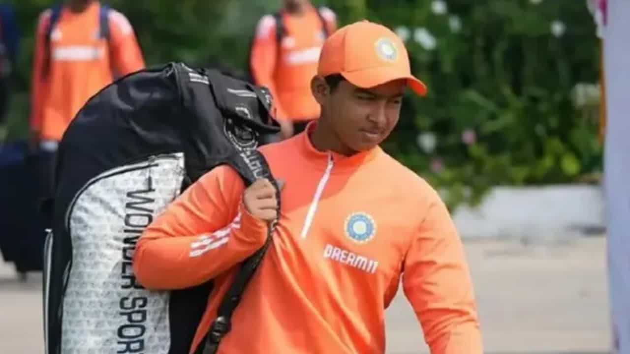 Vaibhav Suryavanshi IPL Auction 2025: 13 ವರ್ಷದ ಬಾಲಕನಿಗೆ 1.10 ಕೋಟಿ ರೂ. ನೀಡಿದ ರಾಜಸ್ಥಾನ Vaibhav Suryavanshi IPL Auction 2025: 13 ವರ್ಷದ ಬಾಲಕನಿಗೆ 1.10 ಕೋಟಿ ರೂ. ನೀಡಿದ ರಾಜಸ್ಥಾನ