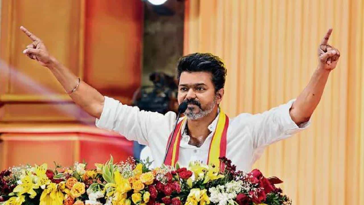 ಎಐಎಡಿಎಂಕೆ ಜತೆ ನಟ ದಳಪತಿ ವಿಜಯ್ ಪಕ್ಷ ಟಿವಿಕೆ ಮೈತ್ರಿ ಇಲ್ಲ ಎಐಎಡಿಎಂಕೆ ಜತೆ ನಟ ದಳಪತಿ ವಿಜಯ್ ಪಕ್ಷ ಟಿವಿಕೆ ಮೈತ್ರಿ ಇಲ್ಲ