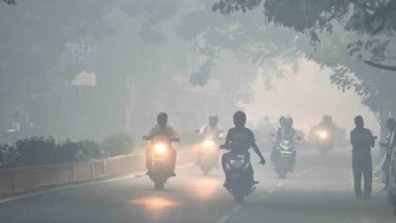 ಬೆಂಗಳೂರಿನಲ್ಲಿ ಚುಮು ಚುಮು ಚಳಿ: ಜನರ ಆರೋಗ್ಯದ ಮೇಲೂ ಪರಿಣಾಮ ಬೀರುತ್ತಾ? ಬೆಂಗಳೂರಿನಲ್ಲಿ ಚುಮು ಚುಮು ಚಳಿ: ಜನರ ಆರೋಗ್ಯದ ಮೇಲೂ ಪರಿಣಾಮ ಬೀರುತ್ತಾ?