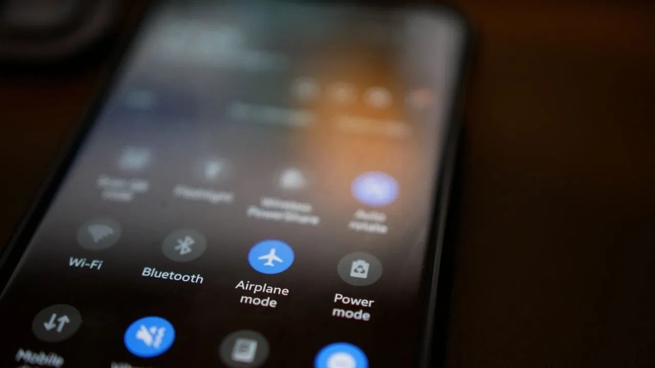 Tech Tips: ಏರ್‌ಪ್ಲೇನ್ ಮೋಡ್ ಆನ್ ಮಾಡಿ ಬ್ಯಾಟರಿ ಉಳಿಸುವ ಟ್ರಿಕ್ ನಿಮಗೆ ಗೊತ್ತೇ?