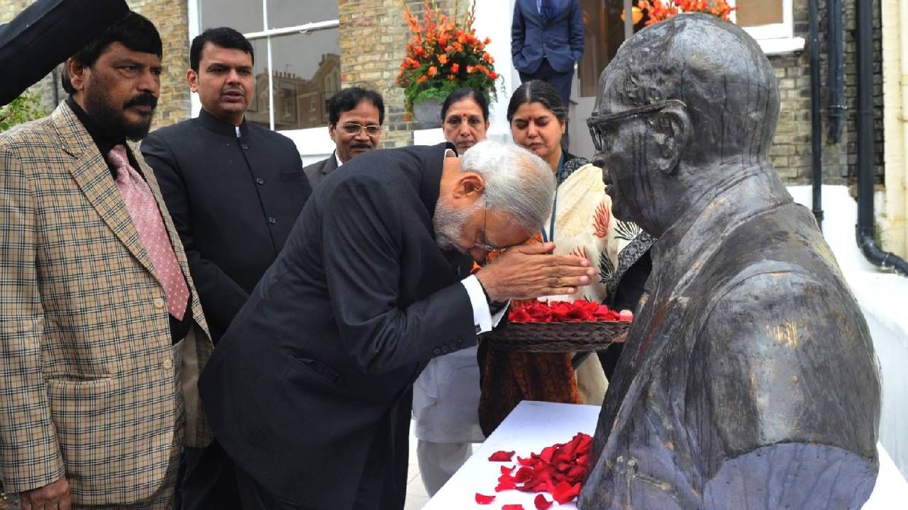 ಕಾಂಗ್ರೆಸ್​ ನಾಯಕರು ವಿದೇಶಿ ನೆಲದಲ್ಲಿ ಭಾರತದ ಬಗ್ಗೆ ಸುಳ್ಳುಗಳನ್ನು ಹರಡುವುದೇ ಕಾಯಕವಾಗಿಸಿಕೊಂಡಿದ್ದಾರೆ. ಆದರೆ ಅಂಬೇಡ್ಕರ್ ಇದ್ದ ಲಂಡನ್​ ಬಗ್ಗೆ ಎಂದೂ ತಲೆಕೆಡಿಸಿಕೊಂಡಿಲ್ಲ. 2015ರಲ್ಲಿ ಪ್ರಧಾನಿ ಮೋದಿ ಯುಕೆಗೆ ಭೇಟಿ ನೀಡಿದ್ದರು.
