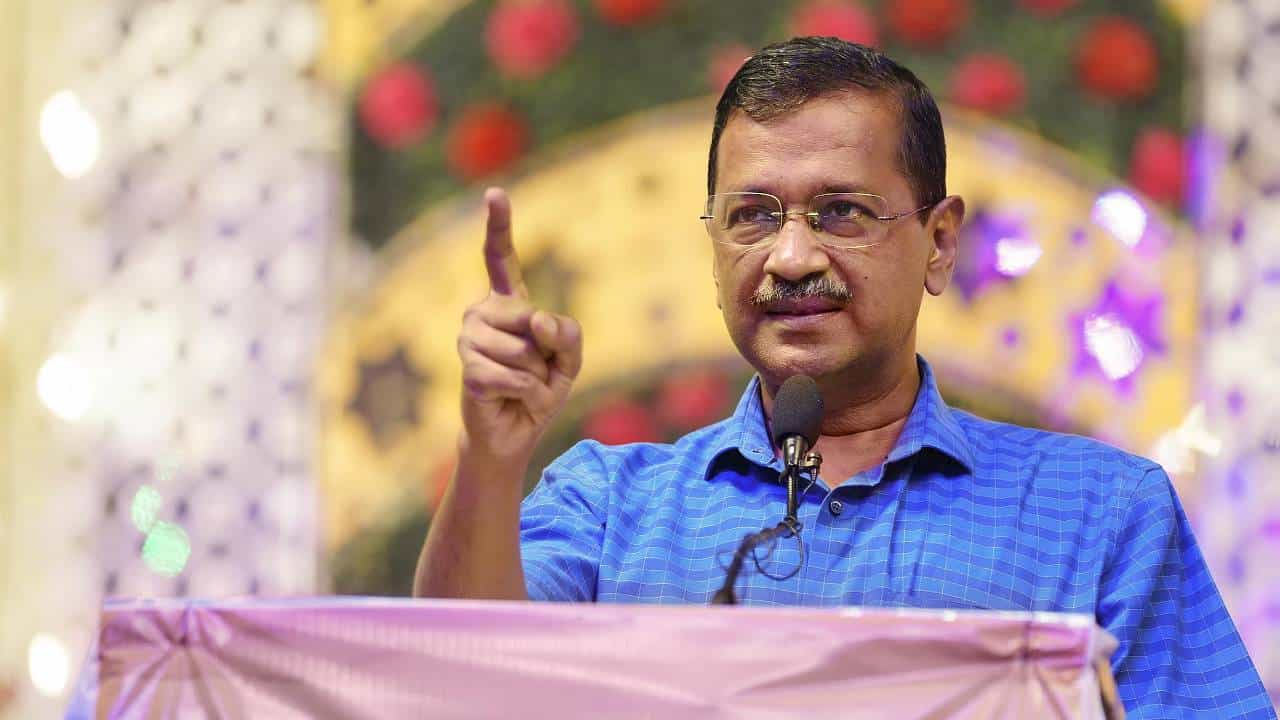 ದೆಹಲಿ ಚುನಾವಣೆ: ಆಮ್ ಆದ್ಮಿ ಪಕ್ಷ ಗೆದ್ದರೆ ದೇವಸ್ಥಾನಗಳ ಅರ್ಚಕರ ಗೌರವಧನ 18 ಸಾವಿರ ರೂ.ಗೆ ಏರಿಕೆ: ಕೇಜ್ರಿವಾಲ್ ದೆಹಲಿ ಚುನಾವಣೆ: ಆಮ್ ಆದ್ಮಿ ಪಕ್ಷ ಗೆದ್ದರೆ ದೇವಸ್ಥಾನಗಳ ಅರ್ಚಕರ ಗೌರವಧನ 18 ಸಾವಿರ ರೂ.ಗೆ ಏರಿಕೆ: ಕೇಜ್ರಿವಾಲ್