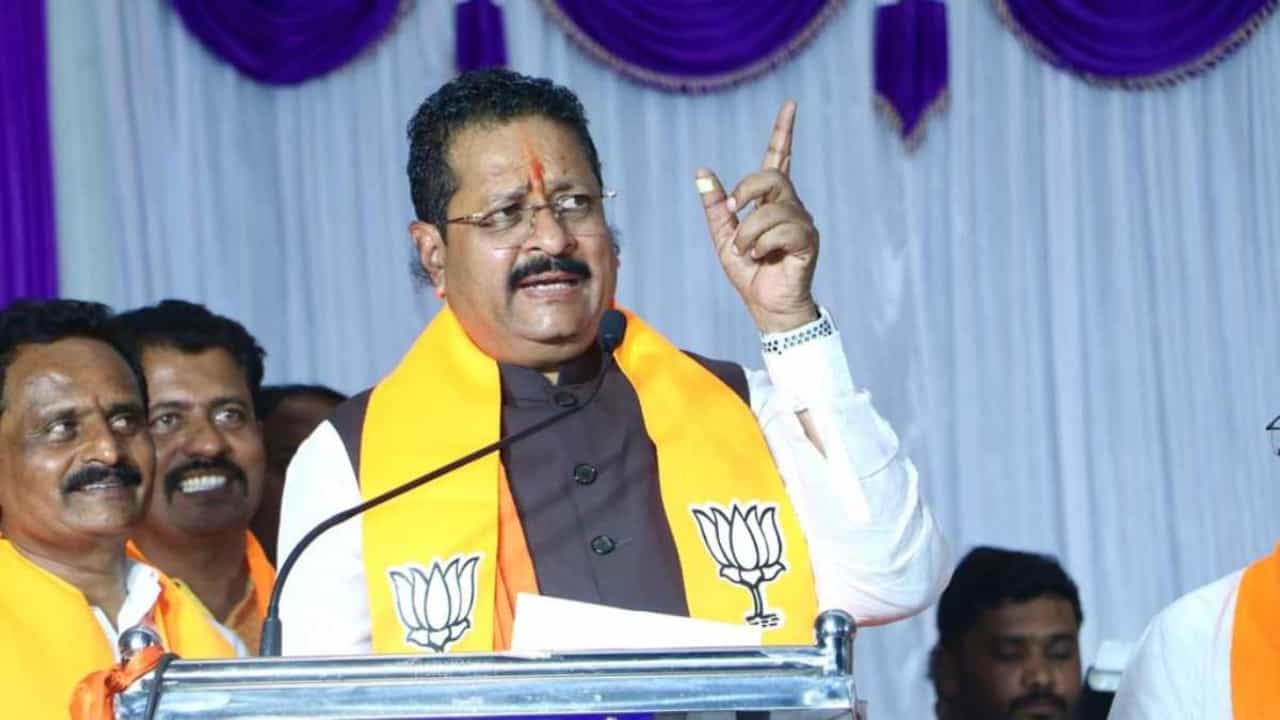 ಬಿಜೆಪಿ ಬಣ ಜಗಳ: ಬಸನಗೌಡ ಪಾಟೀಲ್ ಯತ್ನಾಳ್ಗೆ ಹೈಕಮಾಂಡ್ ಶಿಸ್ತು ಸಮಿತಿಯಿಂದ ಶೋಕಾಸ್ ನೋಟಿಸ್ ಬಿಜೆಪಿ ಬಣ ಜಗಳ: ಬಸನಗೌಡ ಪಾಟೀಲ್ ಯತ್ನಾಳ್ಗೆ ಹೈಕಮಾಂಡ್ ಶಿಸ್ತು ಸಮಿತಿಯಿಂದ ಶೋಕಾಸ್ ನೋಟಿಸ್