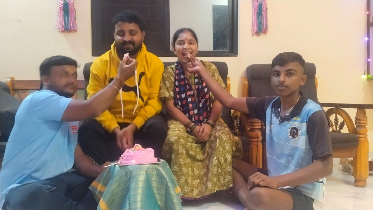 ಬೆಳಗಾವಿ ಬಿಮ್ಸ್ನಲ್ಲಿ ಮತ್ತೊಬ್ಬ ಬಾಣಂತಿ ಸಾವು: ವೈದ್ಯರ ವಿರುದ್ಧ ಆಕ್ರೋಶ ಬೆಳಗಾವಿ ಬಿಮ್ಸ್ನಲ್ಲಿ ಮತ್ತೊಬ್ಬ ಬಾಣಂತಿ ಸಾವು: ವೈದ್ಯರ ವಿರುದ್ಧ ಆಕ್ರೋಶ