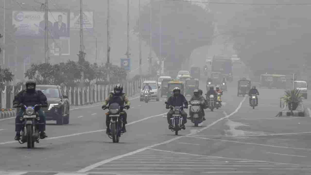 ಚುಮು ಚುಮು ಚಳಿ ಮಧ್ಯ ತುಂತುರು ಮಳೆ: ಬೆಂಗಳೂರು ಕೂಲ್.. ಕೂಲ್!