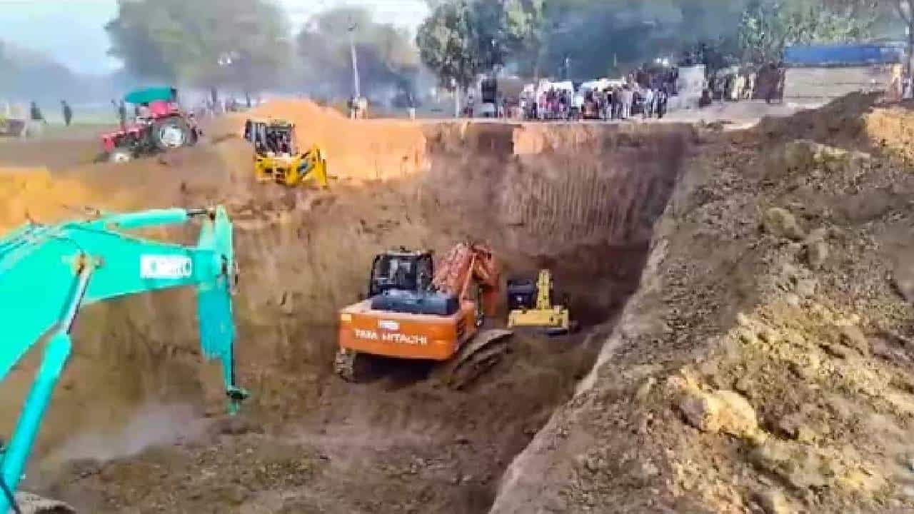 ಬೋರ್ವೆಲ್ಗೆ ಬಿದ್ದಿದ್ದ ಬಾಲಕನನ್ನು 55 ಗಂಟೆಗಳ ಬಳಿಕ ಹೊರತೆಗೆದರೂ ಪ್ರಾಣ ಉಳಿಲಿಲ್ಲ ಬೋರ್ವೆಲ್ಗೆ ಬಿದ್ದಿದ್ದ ಬಾಲಕನನ್ನು 55 ಗಂಟೆಗಳ ಬಳಿಕ ಹೊರತೆಗೆದರೂ ಪ್ರಾಣ ಉಳಿಲಿಲ್ಲ