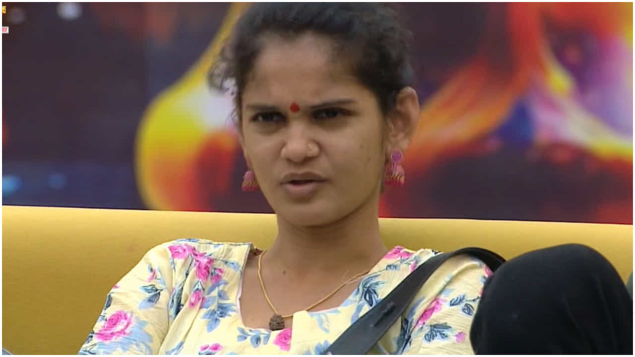 ಬಿಗ್ ಬಾಸ್ ಮನೆಯ ಎಲ್ಲ ನಿಯಮ ಮುರಿಯುತ್ತೇನೆ: ಮತ್ತೆ ಚೈತ್ರಾ ಉದ್ಧಟತನ ಶುರು ಬಿಗ್ ಬಾಸ್ ಮನೆಯ ಎಲ್ಲ ನಿಯಮ ಮುರಿಯುತ್ತೇನೆ: ಮತ್ತೆ ಚೈತ್ರಾ ಉದ್ಧಟತನ ಶುರು