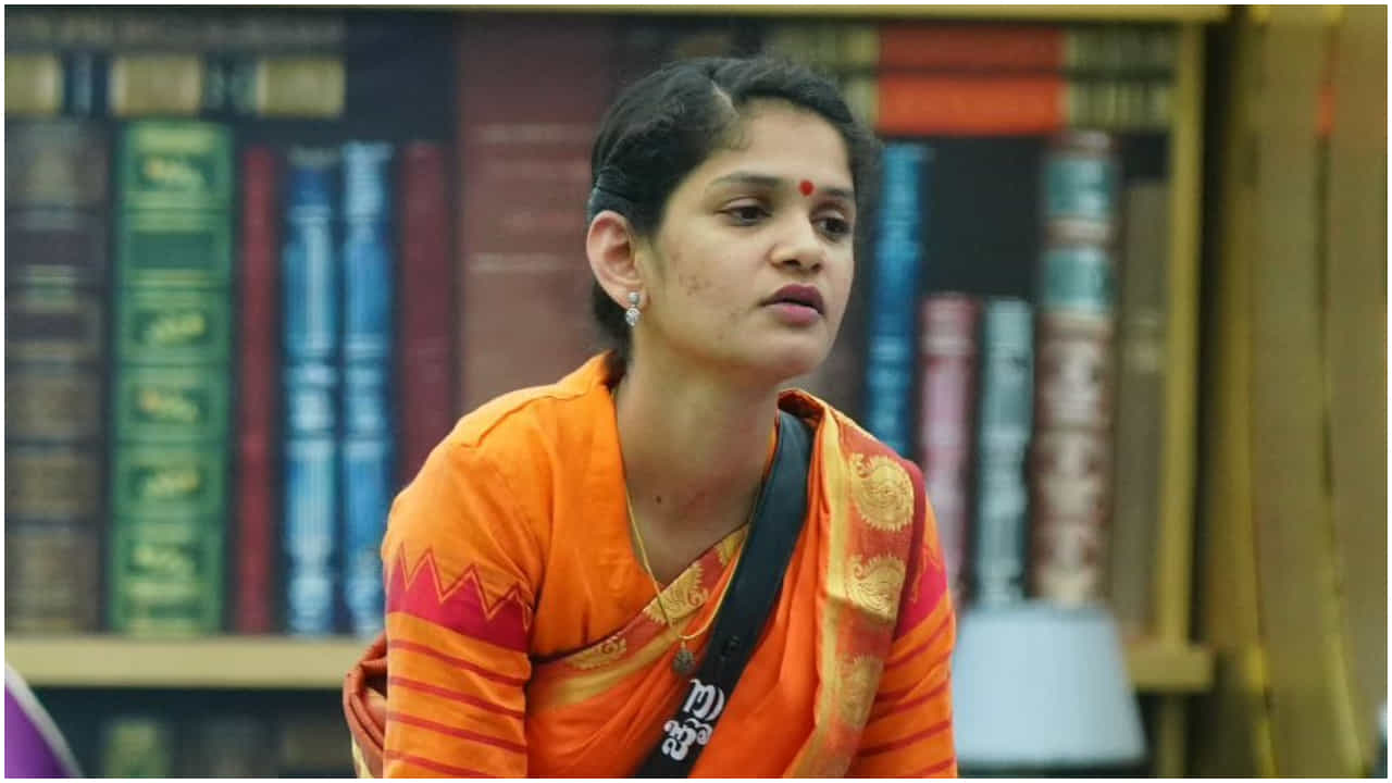 5 ಕೋಟಿ ರೂ. ವಂಚನೆ ಪ್ರಕರಣ; ಬಿಗ್ ಬಾಸ್ನಿಂದ ಹೊರ ಬಂದ ಚೈತ್ರಾ ಕುಂದಾಪುರ 5 ಕೋಟಿ ರೂ. ವಂಚನೆ ಪ್ರಕರಣ; ಬಿಗ್ ಬಾಸ್ನಿಂದ ಹೊರ ಬಂದ ಚೈತ್ರಾ ಕುಂದಾಪುರ