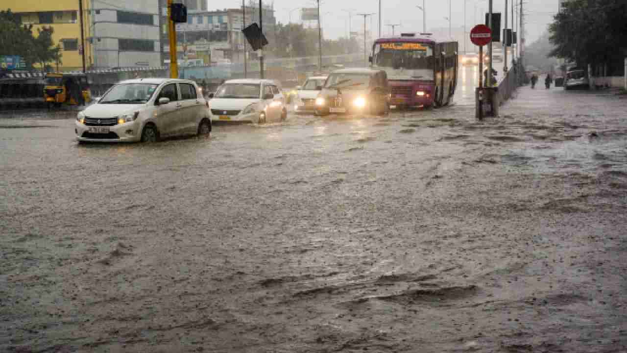 Fengal Cyclone: ತಮಿಳುನಾಡಿನಲ್ಲಿ ಫೆಂಗಲ್ ಚಂಡಮಾರುತದ ಅಬ್ಬರ, ವಿದ್ಯುದಾಘಾತ, ಭೂಕುಸಿತದಿಂದ 3 ಮಂದಿ ಸಾವು