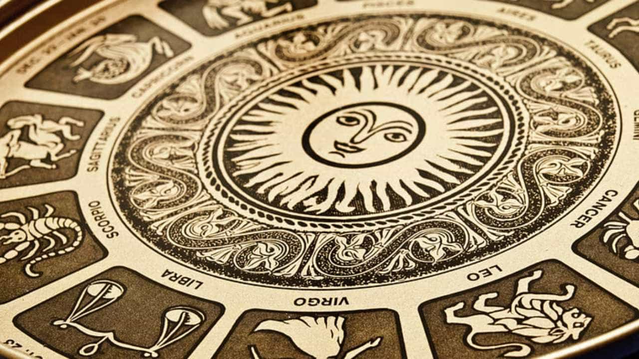 Daily Horoscope: ಈ ರಾಶಿಯವರಿಗೆ ಉದ್ಯೋಗ ಕ್ಷೇತ್ರದಲ್ಲಿ ಶತ್ರುಗಳ ಕಾಟ ಹೆಚ್ಚಾಗಲಿದೆ Daily Horoscope: ಈ ರಾಶಿಯವರಿಗೆ ಉದ್ಯೋಗ ಕ್ಷೇತ್ರದಲ್ಲಿ ಶತ್ರುಗಳ ಕಾಟ ಹೆಚ್ಚಾಗಲಿದೆ