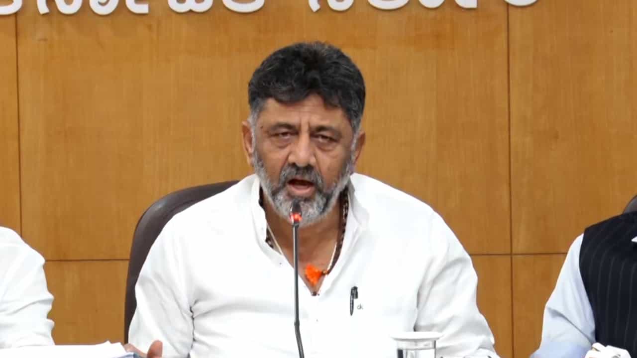 ಬಿಜೆಪಿ ವಿರುದ್ಧ ಕಾಂಗ್ರೆಸ್ ಕೊರೊನಾಸ್ತ್ರ ಬಿಗಿ: 84 ಲಕ್ಷ RTPCR ಟೆಸ್ಟ್ಗೆ 500 ಕೋಟಿ ಬಿಲ್, ಡಿಕೆ ಶಿವಕುಮಾರ್ ಆರೋಪ ಬಿಜೆಪಿ ವಿರುದ್ಧ ಕಾಂಗ್ರೆಸ್ ಕೊರೊನಾಸ್ತ್ರ ಬಿಗಿ: 84 ಲಕ್ಷ RTPCR ಟೆಸ್ಟ್ಗೆ 500 ಕೋಟಿ ಬಿಲ್, ಡಿಕೆ ಶಿವಕುಮಾರ್ ಆರೋಪ