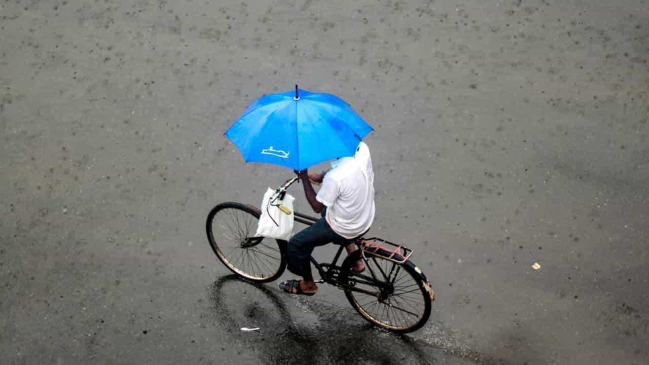 Fengal Cyclone: ಕರ್ನಾಟಕಕ್ಕೂ ತಟ್ಟಿದ ಫೆಂಗಲ್ ಚಂಡಮಾರುತ ಎಫೆಕ್ಟ್: 35 ರಿಂದ 85 ಮಿಮೀ ಮಳೆ ಸಾಧ್ಯತೆ