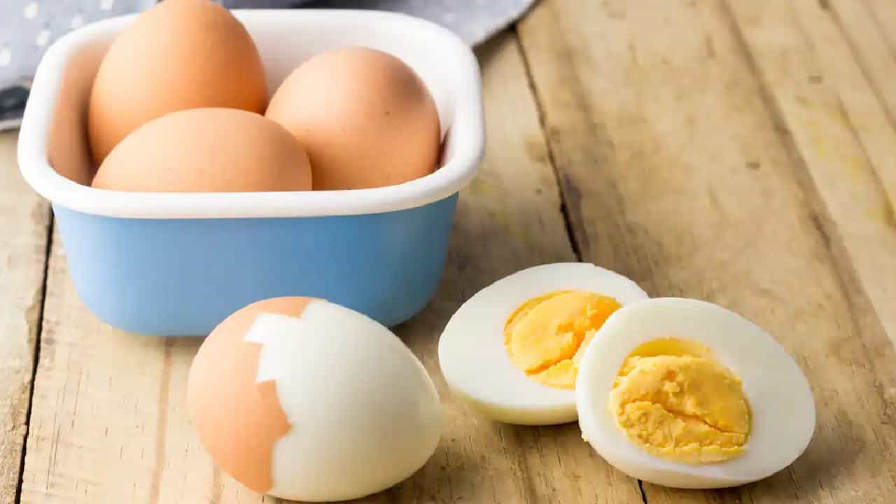 Health Tips: ಮೊಟ್ಟೆಯೊಂದಿಗೆ ತಪ್ಪಿಯೂ ಇವುಗಳನ್ನು ತಿನ್ನಬೇಡಿ Health Tips: ಮೊಟ್ಟೆಯೊಂದಿಗೆ ತಪ್ಪಿಯೂ ಇವುಗಳನ್ನು ತಿನ್ನಬೇಡಿ