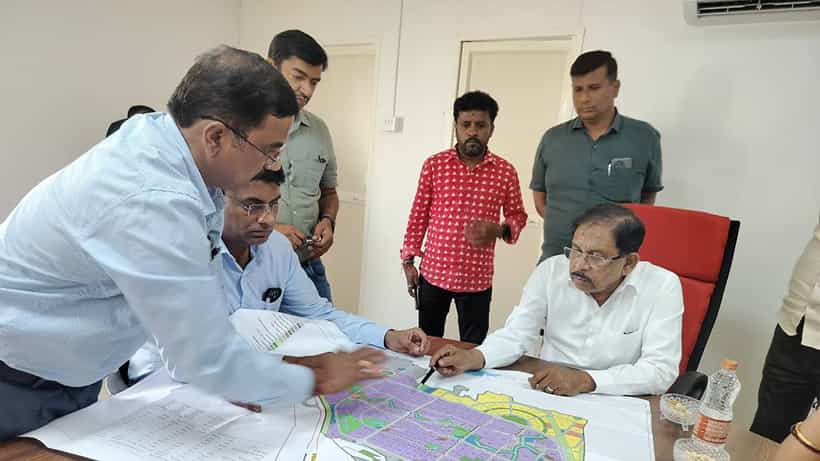 ತುಮಕೂರಿನಲ್ಲಿ ಕೈಗಾರಿಕಾ ಕಾರಿಡಾರ್, ಸ್ಥಳಿಯರಿಗೆ ಸಿಗುತ್ತಾ ಉದ್ಯೋಗ? ಪರಮೇಶ್ವರ್ಕೊಟ್ರು ಹಿಂಟ್