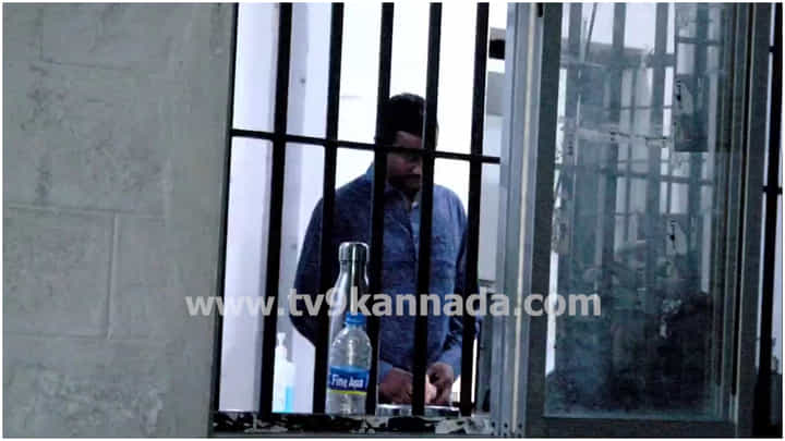 ಜಾಮೀನು ಸಿಕ್ಕ 6 ದಿನದ ಬಳಿಕ ಶಿವಮೊಗ್ಗ ಜೈಲಿನಿಂದ ಆರೋಪಿ ಜಗದೀಶ್ ರಿಲೀಸ್ ಜಾಮೀನು ಸಿಕ್ಕ 6 ದಿನದ ಬಳಿಕ ಶಿವಮೊಗ್ಗ ಜೈಲಿನಿಂದ ಆರೋಪಿ ಜಗದೀಶ್ ರಿಲೀಸ್