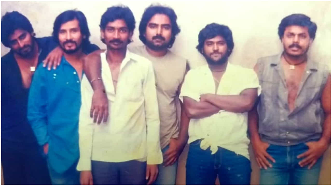 ದೆಹಲಿಯ ಮನೆಯಲ್ಲಿ ನೆನಪಿನ ಪುಟ ತೆರೆದ ಜಗ್ಗೇಶ್; ಫೋಟೋ ಹಿಂದಿದೆ ಬದುಕಿನ ಕಥೆ ದೆಹಲಿಯ ಮನೆಯಲ್ಲಿ ನೆನಪಿನ ಪುಟ ತೆರೆದ ಜಗ್ಗೇಶ್; ಫೋಟೋ ಹಿಂದಿದೆ ಬದುಕಿನ ಕಥೆ