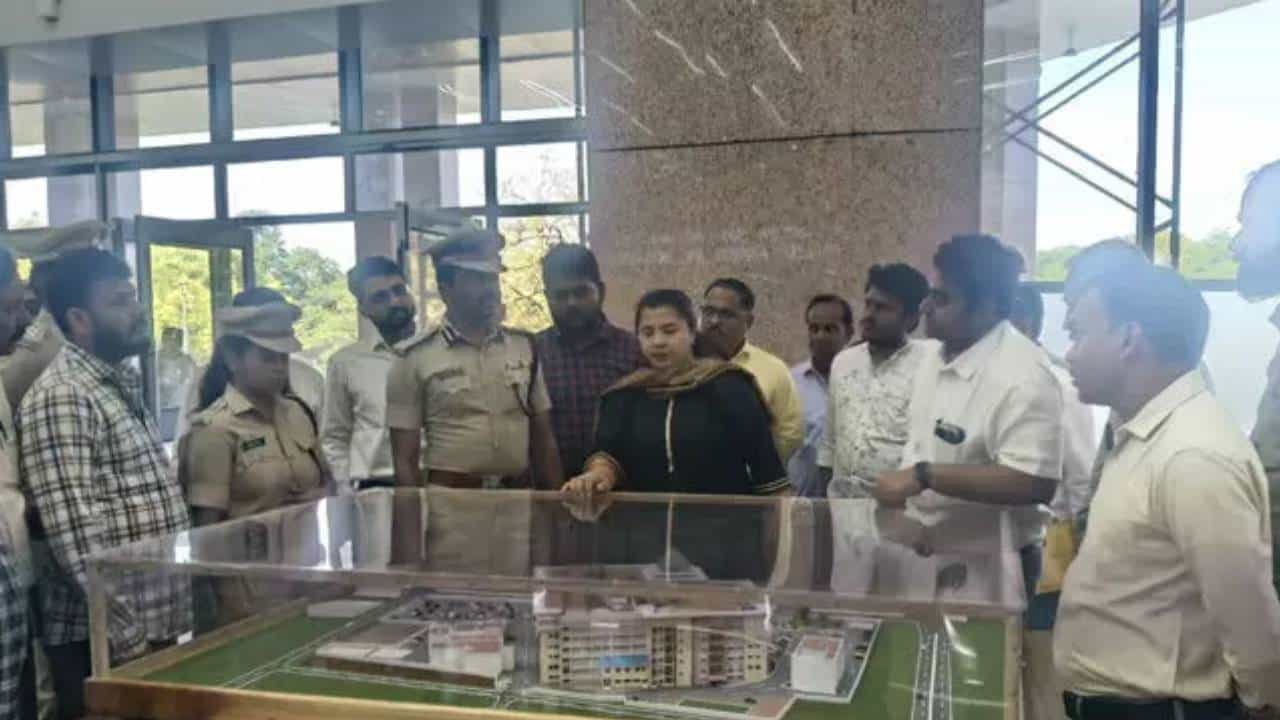 ಕಲ್ಯಾಣ ಕರ್ನಾಟಕಕ್ಕೆ ಗುಡ್ ನ್ಯೂಸ್: ಕಲಬುರಗಿಯಲ್ಲಿ ಜಯದೇವ ಆಸ್ಪತ್ರೆ ಲೋಕಾರ್ಪಣೆಗೆ ಕ್ಷಣಗಣನೆ ಕಲ್ಯಾಣ ಕರ್ನಾಟಕಕ್ಕೆ ಗುಡ್ ನ್ಯೂಸ್: ಕಲಬುರಗಿಯಲ್ಲಿ ಜಯದೇವ ಆಸ್ಪತ್ರೆ ಲೋಕಾರ್ಪಣೆಗೆ ಕ್ಷಣಗಣನೆ
