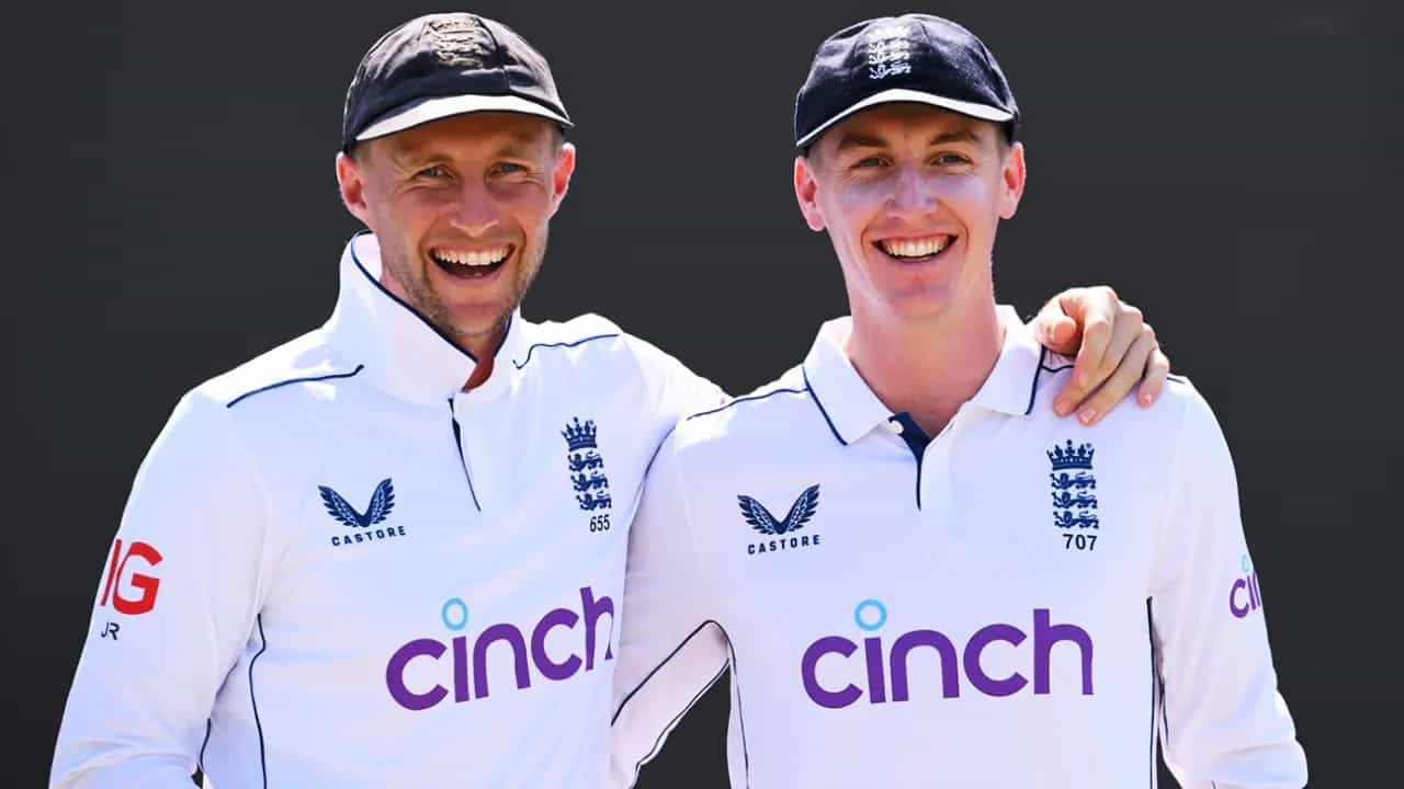 ICC Men's test Batting rankings: ಐಸಿಸಿ ಟೆಸ್ಟ್ ಬ್ಯಾಟರ್ಗಳ ನೂತನ ರ್ಯಾಂಕಿಂಗ್ ಪಟ್ಟಿಯನ್ನು ಪ್ರಕಟಿಸಿದೆ. ಈ ಬಾರಿ ಇಂಗ್ಲೆಂಡ್ ಬ್ಯಾಟರ್ ಹ್ಯಾರಿ ಬ್ರೂಕ್ ಅವರನ್ನು ಹಿಂದಿಕ್ಕಿ ಜೋ ರೂಟ್ ಅಗ್ರಸ್ಥಾನ ಅಲಂಕರಿಸಿದ್ದಾರೆ.