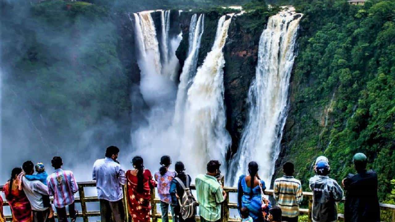 ಪ್ರವಾಸಿಗರ ಗಮನಕ್ಕೆ: ವಿಶ್ವವಿಖ್ಯಾತ ಜೋಗ ಜಲಪಾತ ಎರಡೂವರೆ ತಿಂಗಳು ಬಂದ್! ಪ್ರವಾಸಿಗರ ಗಮನಕ್ಕೆ: ವಿಶ್ವವಿಖ್ಯಾತ ಜೋಗ ಜಲಪಾತ ಎರಡೂವರೆ ತಿಂಗಳು ಬಂದ್!