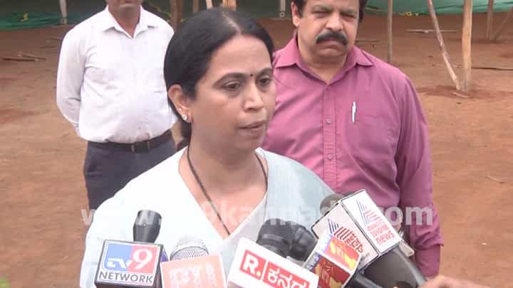 ಸಿಟಿ ರವಿ ವಿರುದ್ಧ ರಾಷ್ಟ್ರಪತಿಗೆ ಪತ್ರ ಬರೆಯುವೆ, ಪ್ರಧಾನಿ ಮೋದಿ ಭೇಟಿ ಮಾಡುವೆ: ಲಕ್ಷ್ಮೀ ಹೆಬ್ಬಾಳ್ಕರ್ ಸಿಟಿ ರವಿ ವಿರುದ್ಧ ರಾಷ್ಟ್ರಪತಿಗೆ ಪತ್ರ ಬರೆಯುವೆ, ಪ್ರಧಾನಿ ಮೋದಿ ಭೇಟಿ ಮಾಡುವೆ: ಲಕ್ಷ್ಮೀ ಹೆಬ್ಬಾಳ್ಕರ್