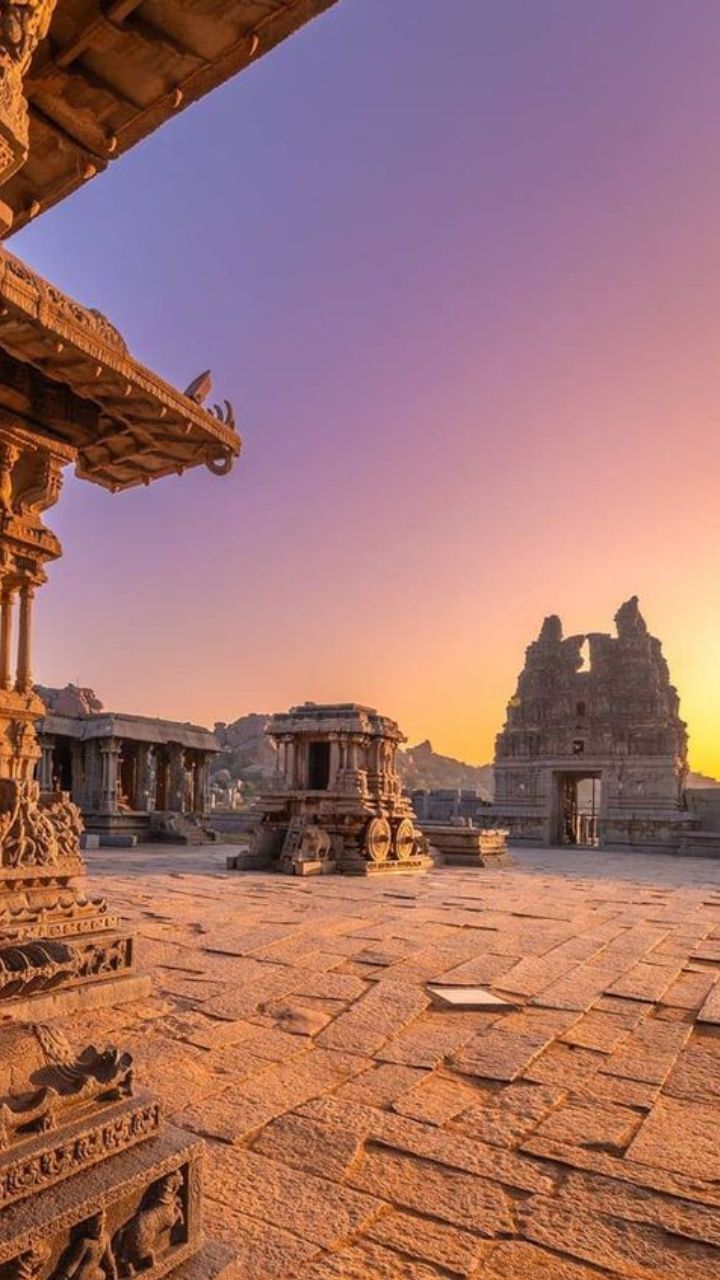 ಹಂಪಿಯು ಐತಿಹಾಸಿಕ ಯುನೆಸ್ಕೊ ವಿಶ್ವ ಪರಂಪರೆಯ ತಾಣವಾಗಿ ಗುರುತಿಸಿಕೊಂಡಿದೆ. ಇದು ವಿಜಯನಗರ ಸಾಮ್ರಾಜ್ಯದ ವಾಸ್ತುಶಿಲ್ಪದ ವೈಭವ, ಶ್ರೀಮಂತ ಸಂಸ್ಕೃತಿಗೆ ಸಾಕ್ಷಿಯಾಗಿದೆ.