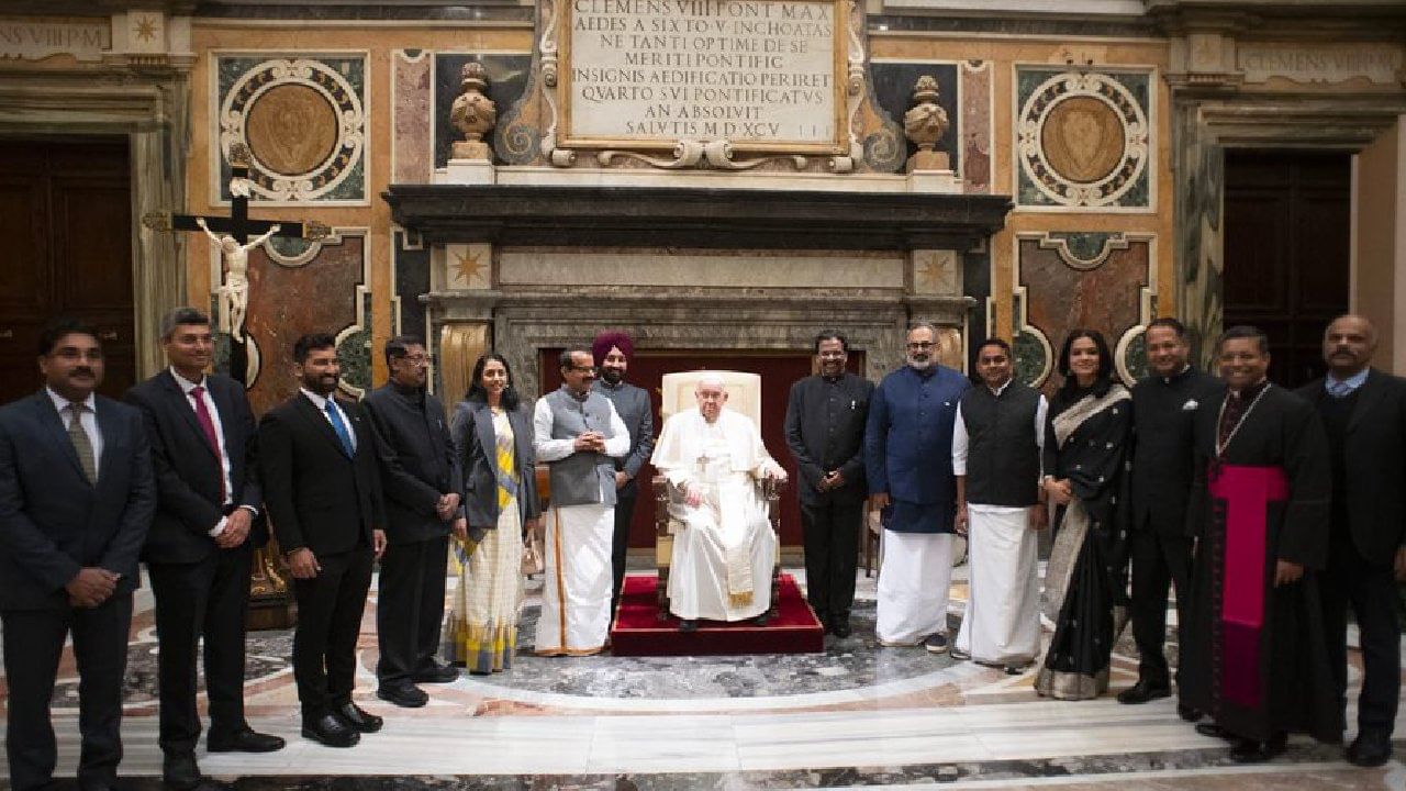 ಕೇರಳದ ಆರ್ಚ್ಬಿಷಪ್ ಜಾರ್ಜ್ ಕೂವಕಾಡ್ ಅವರಿಗೆ ಕಾರ್ಡಿನಲ್ ಆಗಿ ದೀಕ್ಷೆ ನೀಡಿದ ಪೋಪ್ ಫ್ರಾನ್ಸಿಸ್