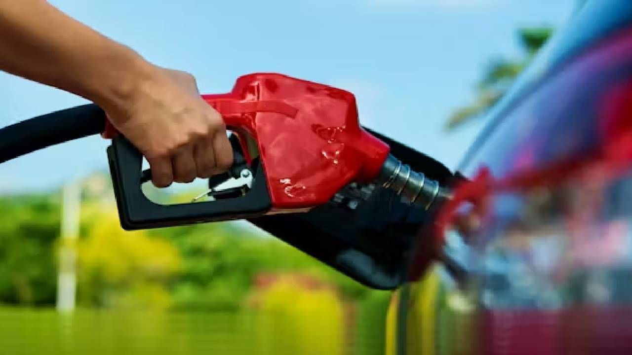 Petrol Diesel Price on December 15: ಭಾರತದ ಪ್ರಮುಖ ನಗರಗಳಲ್ಲಿ ಡಿ.15ರಂದು ಇಂಧನ ಬೆಲೆ ಸ್ಥಿರ