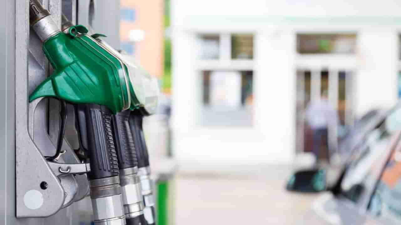 Petrol Diesel Price on December 25: ಉತ್ತರ ಪ್ರದೇಶದಲ್ಲಿ ಇಂಧನ ಬೆಲೆ ಇಳಿಕೆ, ಮಹಾರಾಷ್ಟ್ರದಲ್ಲಿ ಏರಿಕೆ