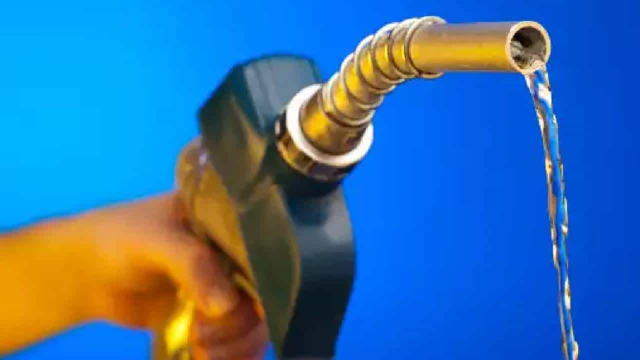 Petrol Diesel Price on December 29: ಇಂದು ಭಾರತದ ಪ್ರಮುಖ ನಗರಗಳಲ್ಲಿ ಪೆಟ್ರೋಲ್, ಡೀಸೆಲ್ ಬೆಲೆ ಸ್ಥಿರ Petrol Diesel Price on December 29: ಇಂದು ಭಾರತದ ಪ್ರಮುಖ ನಗರಗಳಲ್ಲಿ ಪೆಟ್ರೋಲ್, ಡೀಸೆಲ್ ಬೆಲೆ ಸ್ಥಿರ