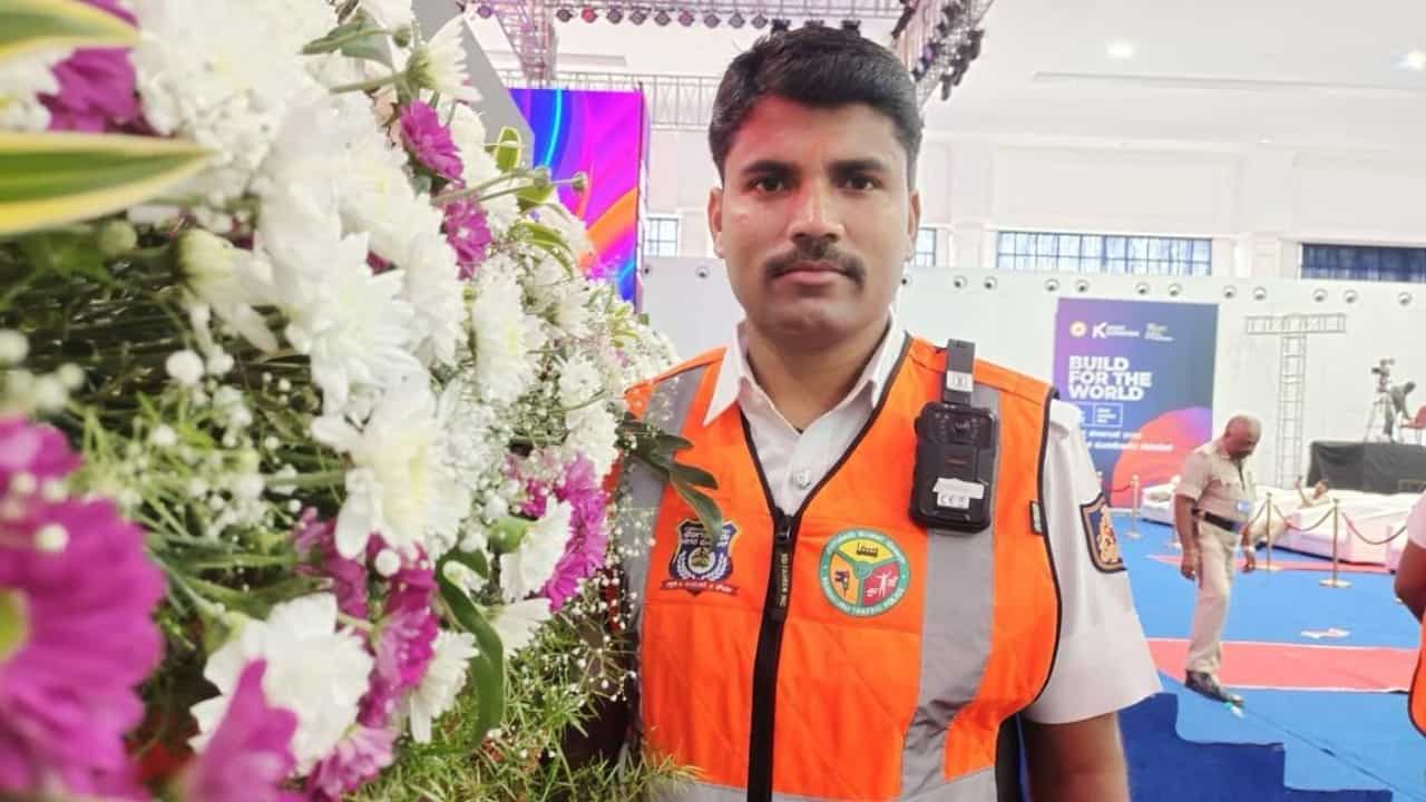 ಬೆಂಗಳೂರು: ಟೆಕ್ಕಿ ಅತುಲ್ ಆಯ್ತು ಈಗ ಪೊಲೀಸ್ ಸರದಿ, ಹೆಂಡತಿ ಕಾಟಕ್ಕೆ ಕಾನ್ಸ್ಟೇಬಲ್ ತಿಪ್ಪಣ್ಣ ಆತ್ಮಹತ್ಯೆ! ಬೆಂಗಳೂರು: ಟೆಕ್ಕಿ ಅತುಲ್ ಆಯ್ತು ಈಗ ಪೊಲೀಸ್ ಸರದಿ, ಹೆಂಡತಿ ಕಾಟಕ್ಕೆ ಕಾನ್ಸ್ಟೇಬಲ್ ತಿಪ್ಪಣ್ಣ ಆತ್ಮಹತ್ಯೆ!