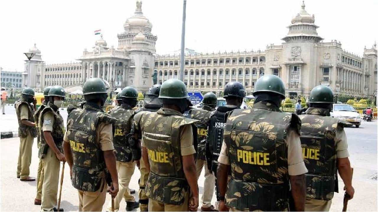 ಬೆಂಗಳೂರು: ಹೊಸ ವರ್ಷದ ದಿನ ಡ್ರಗ್ ನಶೆಯಲ್ಲಿದ್ದವರ ಪತ್ತೆಗೆ ಪೊಲೀಸರ ಕೈಗೆ ಸಿಕ್ತು ಹೊಸ ಅಸ್ತ್ರ ಬೆಂಗಳೂರು: ಹೊಸ ವರ್ಷದ ದಿನ ಡ್ರಗ್ ನಶೆಯಲ್ಲಿದ್ದವರ ಪತ್ತೆಗೆ ಪೊಲೀಸರ ಕೈಗೆ ಸಿಕ್ತು ಹೊಸ ಅಸ್ತ್ರ