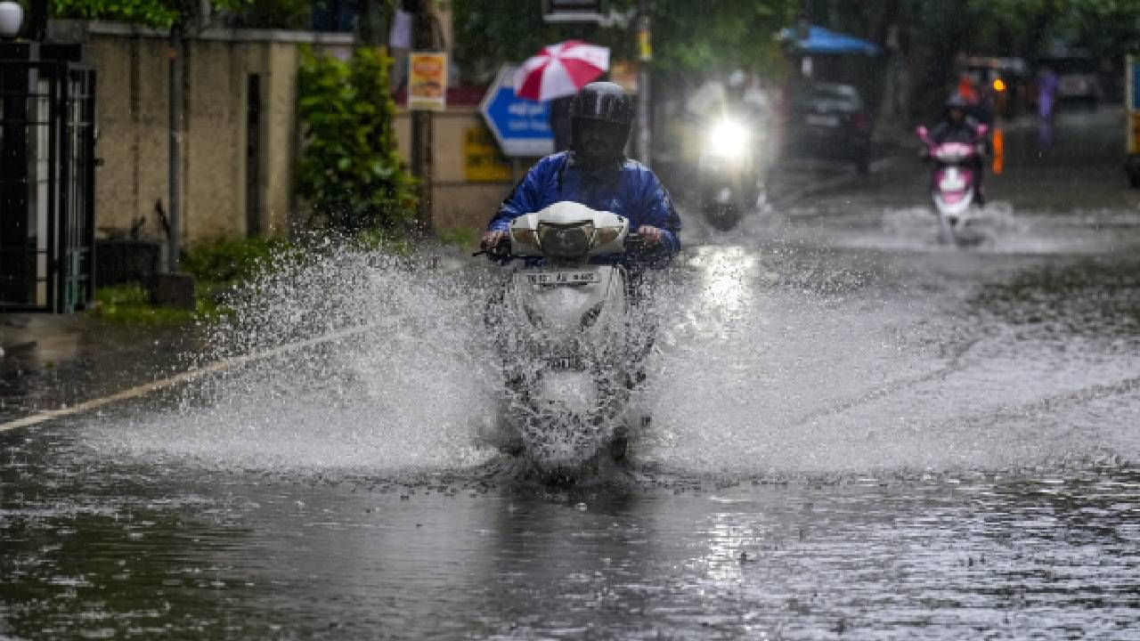 Karnataka Rains: ಕರ್ನಾಟಕದ ಕರಾವಳಿ, ಬೆಂಗಳೂರು, ಶಿವಮೊಗ್ಗ ಸೇರಿ 20ಕ್ಕೂ ಅಧಿಕ ಜಿಲ್ಲೆಗಳಲ್ಲಿ ಡಿ.9ರವರೆಗೂ ಮಳೆ Karnataka Rains: ಕರ್ನಾಟಕದ ಕರಾವಳಿ, ಬೆಂಗಳೂರು, ಶಿವಮೊಗ್ಗ ಸೇರಿ 20ಕ್ಕೂ ಅಧಿಕ ಜಿಲ್ಲೆಗಳಲ್ಲಿ ಡಿ.9ರವರೆಗೂ ಮಳೆ