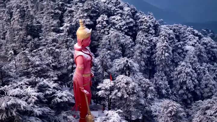 ಶಿಮ್ಲಾದಲ್ಲಿರುವ ವಿಶ್ವದ ಎತ್ತರದ ಹನುಮಾನ್ ಪ್ರತಿಮೆಗೆ ಹಿಮದ ಸ್ನಾನ! ಶಿಮ್ಲಾದಲ್ಲಿರುವ ವಿಶ್ವದ ಎತ್ತರದ ಹನುಮಾನ್ ಪ್ರತಿಮೆಗೆ ಹಿಮದ ಸ್ನಾನ!
