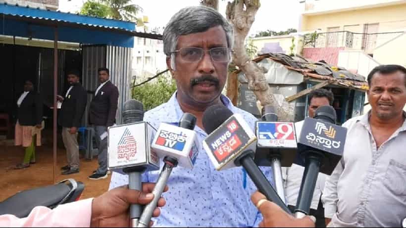 ಚಾಮುಂಡೇಶ್ವರಿ ಸೀರೆ ವಿವಾದ: ಆರ್ಟಿಐ ಕಾರ್ಯಕರ್ತ ಸ್ನೇಹಮಯಿ ಕೃಷ್ಣ ವಿರುದ್ಧ ದೂರು
