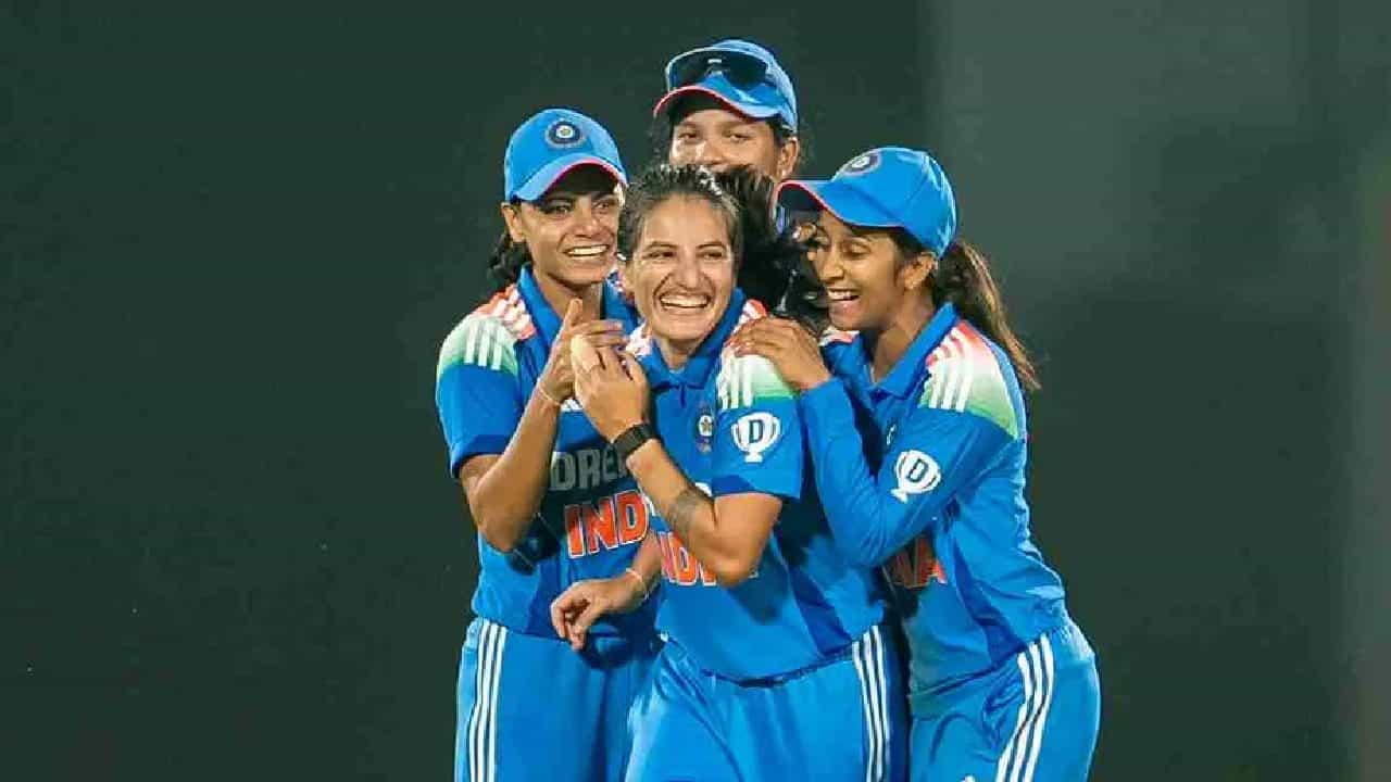 ಭಾರತ ಮಹಿಳಾ ತಂಡವು ಏಕದಿನ ಕ್ರಿಕೆಟ್ನಲ್ಲಿ 200+ ರನ್ಗಳ ಅಂತರದಿಂದ ಗೆದ್ದಿರುವುದು ಕೇವಲ 3 ಬಾರಿ ಮಾತ್ರ. ಈ ಹಿಂದೆ ಎರಡು ಬಾರಿ ಭರ್ಜರಿ ಜಯ ಸಾಧಿಸಿದ್ದ ಟೀಮ್ ಇಂಡಿಯಾ ಇದೀಗ ವೆಸ್ಟ್ ಇಂಡೀಸ್ ತಂಡವನ್ನು 211 ರನ್ಗಳಿಂದ ಮಣಿಸಿ ಮತ್ತೊಮ್ಮೆ ಅಮೋಘ ಗೆಲುವು ದಾಖಲಿಸಿದೆ.