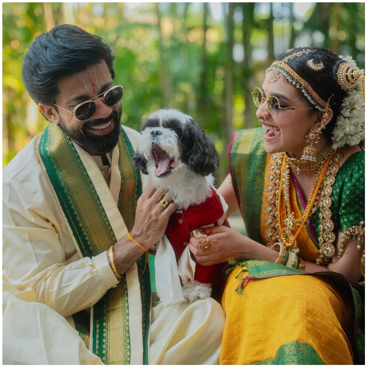 ಕೀರ್ತಿ ಸುರೇಶ್ ಅವರು ಇತ್ತೀಚೆಗೆ ವಿವಾಹ ಆಗಿದ್ದಾರೆ. ತಮ್ಮ ಬಾಲ್ಯದ ಗೆಳೆಯ ಆ್ಯಂಟೋನಿ ಜೊತೆ ಹೊಸ ಬಾಳಿಗೆ ಕಾಲಿಟ್ಟಿದ್ದಾರೆ. ಈ ಫೋಟೋಗಳು ಸೋಶಿಯಲ್ ಮೀಡಿಯಾದಲ್ಲಿ ವೈರಲ್ ಆಗಿವೆ. ಈ ದಂಪತಿಯ ಮದುವೆಗೆ ವಿಶೇಷ ವ್ಯಕ್ತಿಯೊಬ್ಬರು ಬಂದಿದ್ದರು.