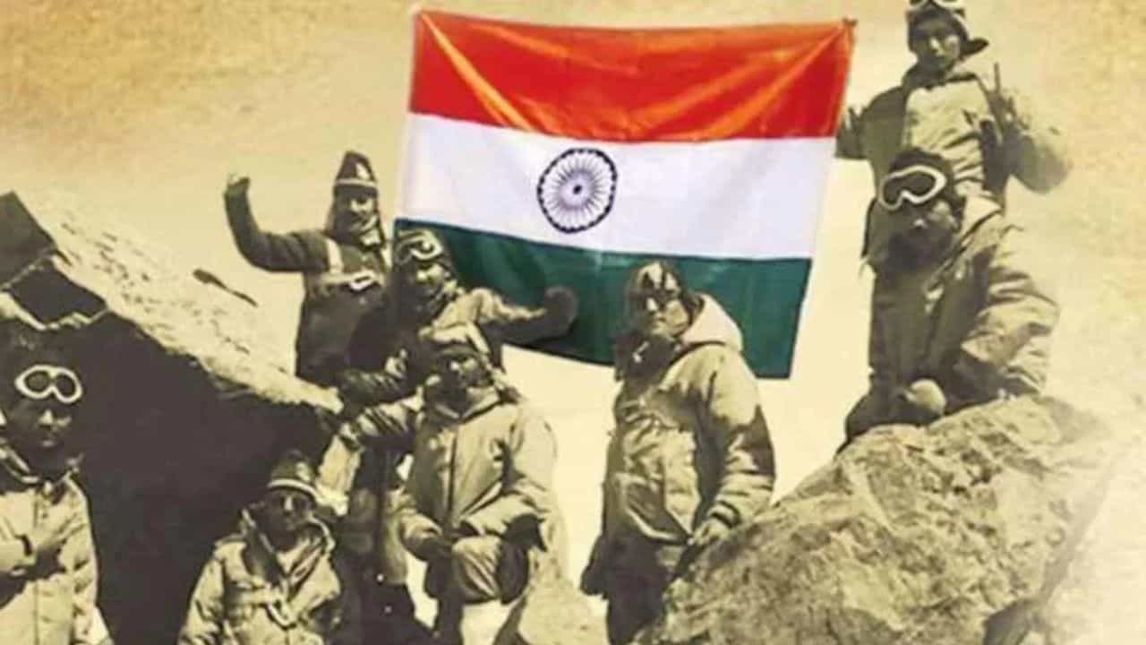 Vijay Diwas 2024: ಡಿಸೆಂಬರ್ 16 ರಂದು ವಿಜಯ್ ದಿವಸ್ ಎಂದು ಆಚರಿಸುವುದು ಏಕೆ? ಇಲ್ಲಿದೆ ಮಾಹಿತಿ Vijay Diwas 2024: ಡಿಸೆಂಬರ್ 16 ರಂದು ವಿಜಯ್ ದಿವಸ್ ಎಂದು ಆಚರಿಸುವುದು ಏಕೆ? ಇಲ್ಲಿದೆ ಮಾಹಿತಿ