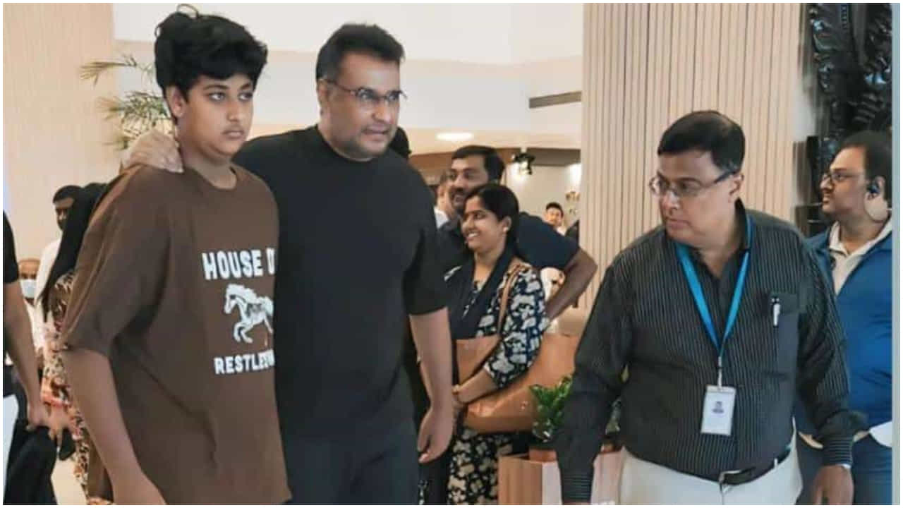 ಜಾಮೀನು ಸಿಕ್ಕ ಬೆನ್ನಲ್ಲೇ ದರ್ಶನ್ಗೆ ಮತ್ತೊಂದು ಬಿಗ್ ರಿಲೀಫ್; ಮೈಸೂರಿಗೆ ಪ್ರಯಾಣ ಜಾಮೀನು ಸಿಕ್ಕ ಬೆನ್ನಲ್ಲೇ ದರ್ಶನ್ಗೆ ಮತ್ತೊಂದು ಬಿಗ್ ರಿಲೀಫ್; ಮೈಸೂರಿಗೆ ಪ್ರಯಾಣ