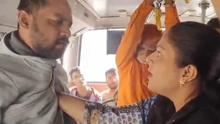 ಬಸ್ನೊಳಗೆ ಕಿರುಕುಳ ನೀಡಿದ ಕುಡುಕನಿಗೆ 26 ಬಾರಿ ಕೆನ್ನೆಗೆ ಬಾರಿಸಿದ ಮಹಿಳೆ; ವಿಡಿಯೋ ವೈರಲ್ ಬಸ್ನೊಳಗೆ ಕಿರುಕುಳ ನೀಡಿದ ಕುಡುಕನಿಗೆ 26 ಬಾರಿ ಕೆನ್ನೆಗೆ ಬಾರಿಸಿದ ಮಹಿಳೆ; ವಿಡಿಯೋ ವೈರಲ್