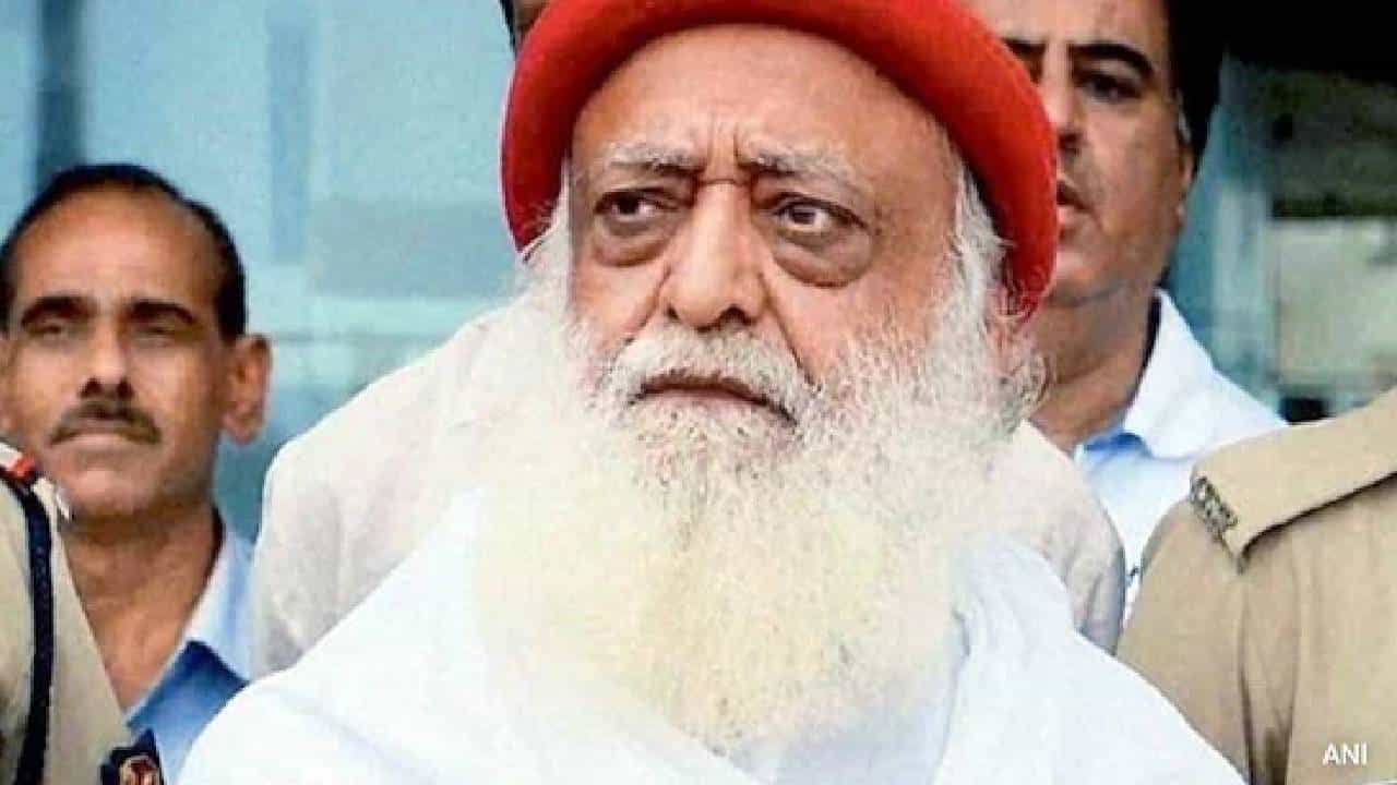 Asaram Bapu: ಸ್ವಯಂಘೋಷಿತ ದೇವಮಾನವ ಅಸಾರಾಂ ಬಾಪುಗೆ ಮಧ್ಯಂತರ ಜಾಮೀನು Asaram Bapu: ಸ್ವಯಂಘೋಷಿತ ದೇವಮಾನವ ಅಸಾರಾಂ ಬಾಪುಗೆ ಮಧ್ಯಂತರ ಜಾಮೀನು