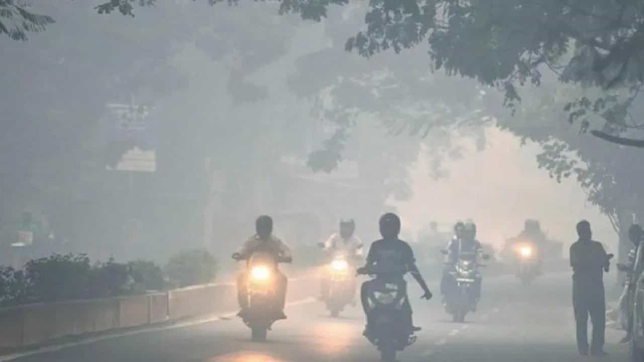 ಬೆಂಗಳೂರಿನಲ್ಲಿ ಹೆಚ್ಚಾಯ್ತು ಚಳಿ: ಮುಂದಿನ ಐದು ದಿನ ಸಿಲಿಕಾನ್ ಸಿಟಿ ಗಡಗಡ ಬೆಂಗಳೂರಿನಲ್ಲಿ ಹೆಚ್ಚಾಯ್ತು ಚಳಿ: ಮುಂದಿನ ಐದು ದಿನ ಸಿಲಿಕಾನ್ ಸಿಟಿ ಗಡಗಡ