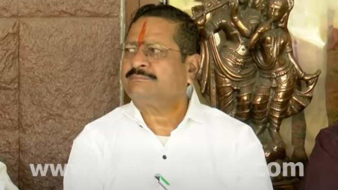 ರಾಜ್ಯಾಧ್ಯಕ್ಷನ ಸ್ಥಾನಕ್ಕೆ ಯಾರು ಸ್ಪರ್ಧಿಸಬೇಕೆಂದು ದೆಹಲಿಯಲ್ಲಿ ನಿರ್ಣಯಿಸುತ್ತೇವೆ: ಬಸನಗೌಡ ಯತ್ನಾಳ್ ರಾಜ್ಯಾಧ್ಯಕ್ಷನ ಸ್ಥಾನಕ್ಕೆ ಯಾರು ಸ್ಪರ್ಧಿಸಬೇಕೆಂದು ದೆಹಲಿಯಲ್ಲಿ ನಿರ್ಣಯಿಸುತ್ತೇವೆ: ಬಸನಗೌಡ ಯತ್ನಾಳ್