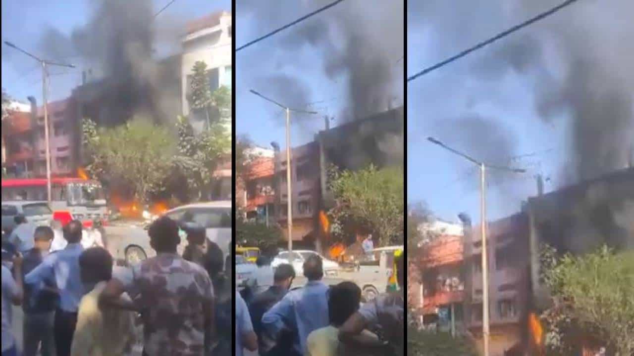 ಬೆಂಗಳೂರಿನಲ್ಲಿ ಮತ್ತೊಂದು ಅಗ್ನಿ ಅವಘಡ: ಧಗಧಗನೆ ಹೊತ್ತಿ ಉರಿದ ಒಕಿನೊವಾ ಶೋರೂಮ್ ಬೆಂಗಳೂರಿನಲ್ಲಿ ಮತ್ತೊಂದು ಅಗ್ನಿ ಅವಘಡ: ಧಗಧಗನೆ ಹೊತ್ತಿ ಉರಿದ ಒಕಿನೊವಾ ಶೋರೂಮ್
