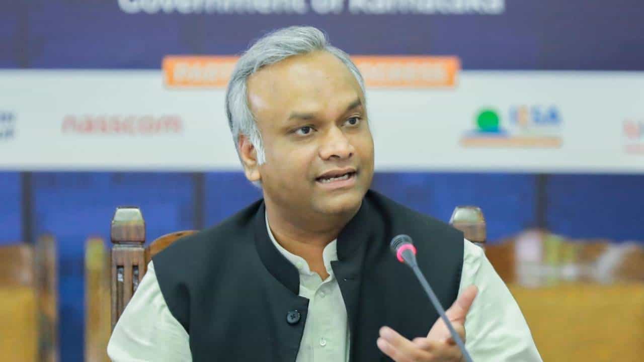 ಬಿಜೆಪಿ ನನ್ನ ವಿರುದ್ಧ ಪಿತೂರಿಯ ಟೂಲ್ ಕಿಟ್ ರೂಪಿಸಿದೆ: ಸಚಿವ ಪ್ರಿಯಾಂಕ್ ಖರ್ಗೆ ಬಿಜೆಪಿ ನನ್ನ ವಿರುದ್ಧ ಪಿತೂರಿಯ ಟೂಲ್ ಕಿಟ್ ರೂಪಿಸಿದೆ: ಸಚಿವ ಪ್ರಿಯಾಂಕ್ ಖರ್ಗೆ