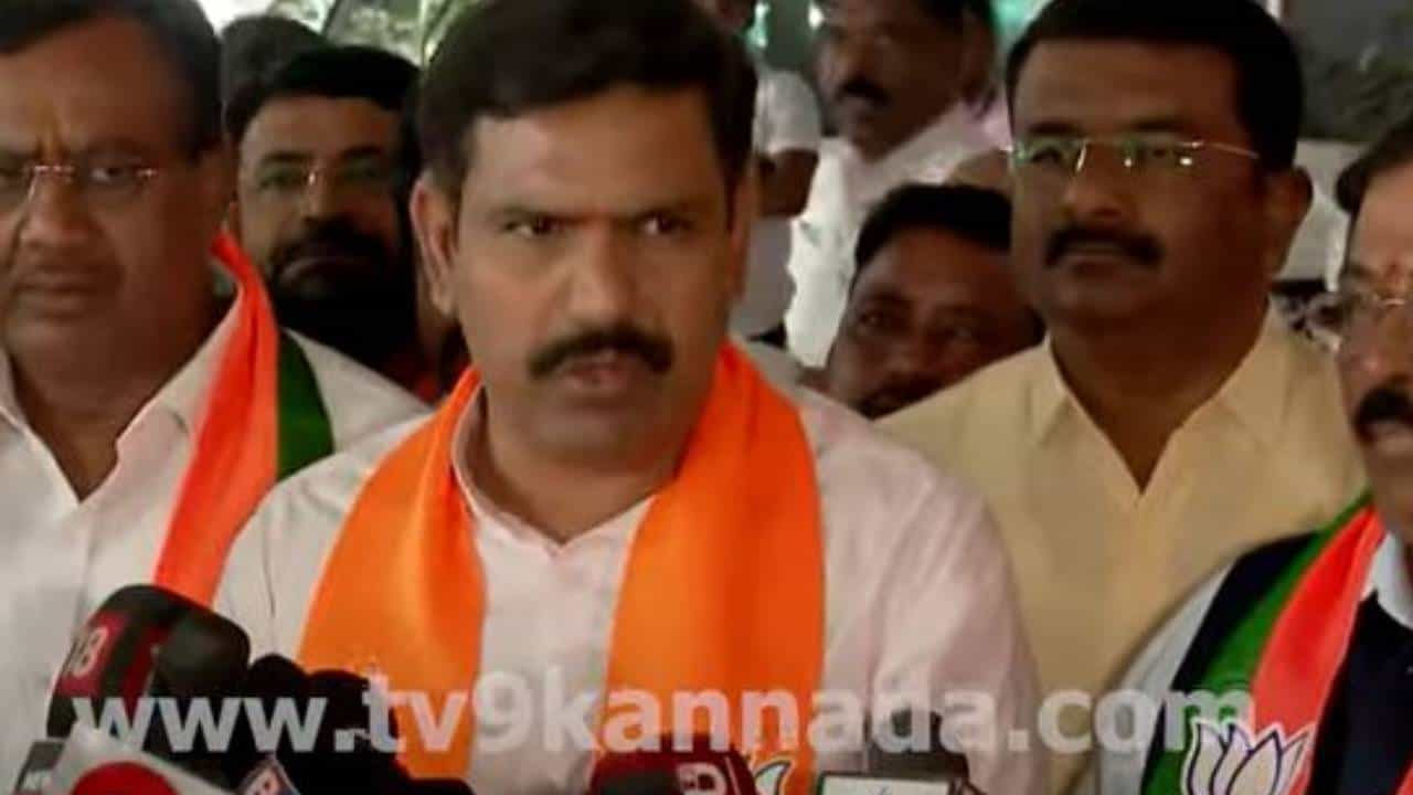 ಸಭೆಯಲ್ಲಿ ಪ್ರಮುಖವಾಗಿ ಪಕ್ಷದ ಸಂಘಟನೆ ಮತ್ತು ಬಲವರ್ಧನೆಗಳ ಮೇಲೆ ಚರ್ಚೆ ನಡೆಯಿತು: ಬಿವೈ ವಿಜಯೇಂದ್ರ ಸಭೆಯಲ್ಲಿ ಪ್ರಮುಖವಾಗಿ ಪಕ್ಷದ ಸಂಘಟನೆ ಮತ್ತು ಬಲವರ್ಧನೆಗಳ ಮೇಲೆ ಚರ್ಚೆ ನಡೆಯಿತು: ಬಿವೈ ವಿಜಯೇಂದ್ರ